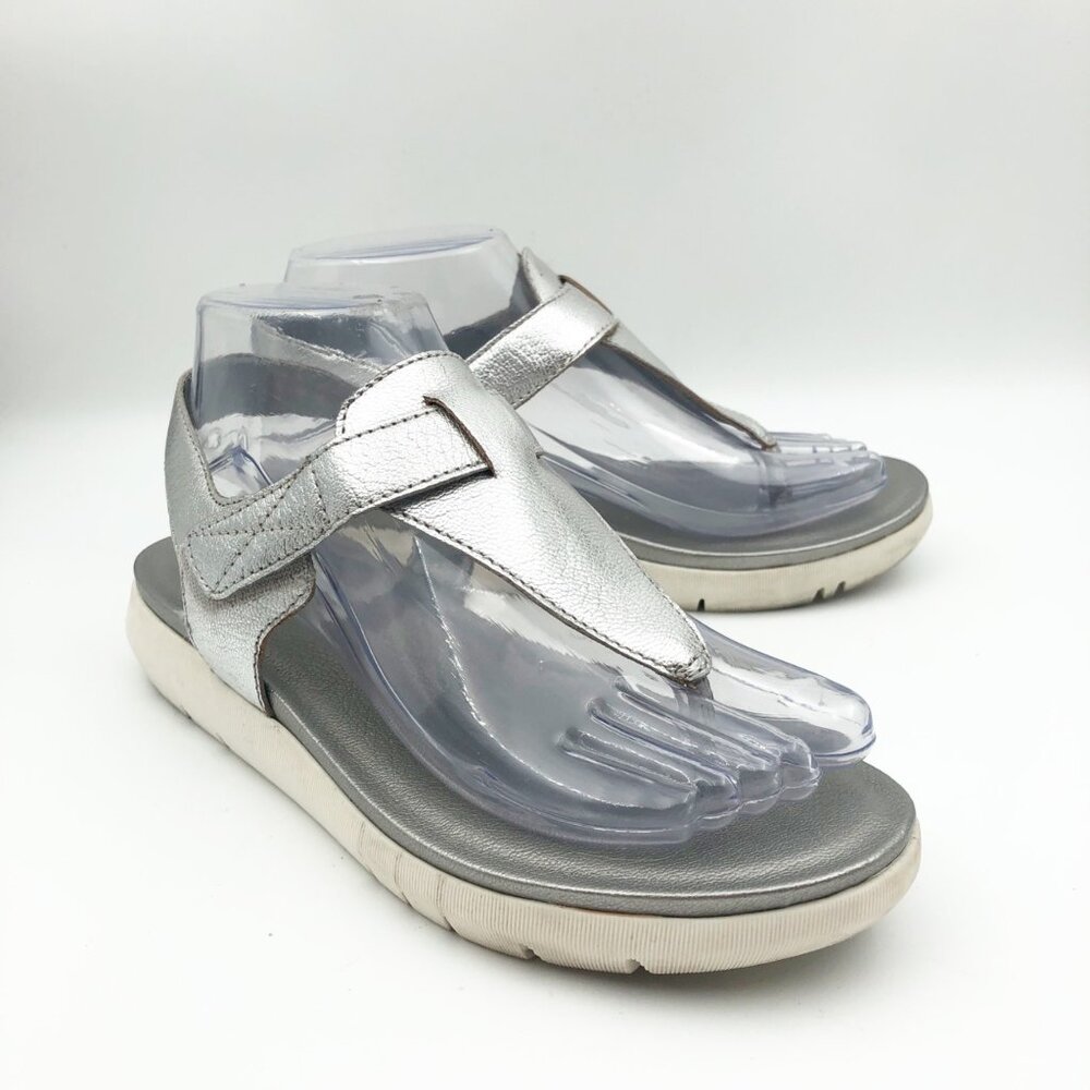 NATURALIZER Shoes Women 6.5 Lincoln Silver Leather Thong Sandals Summer Vacation